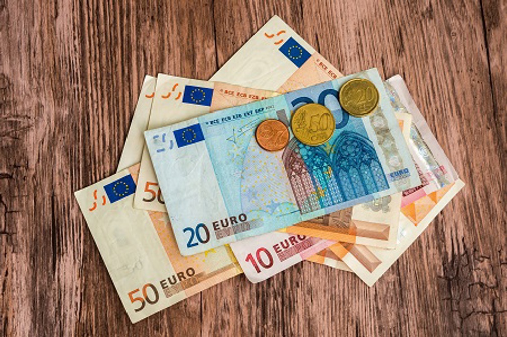 Let op: geld lenen kost geld!