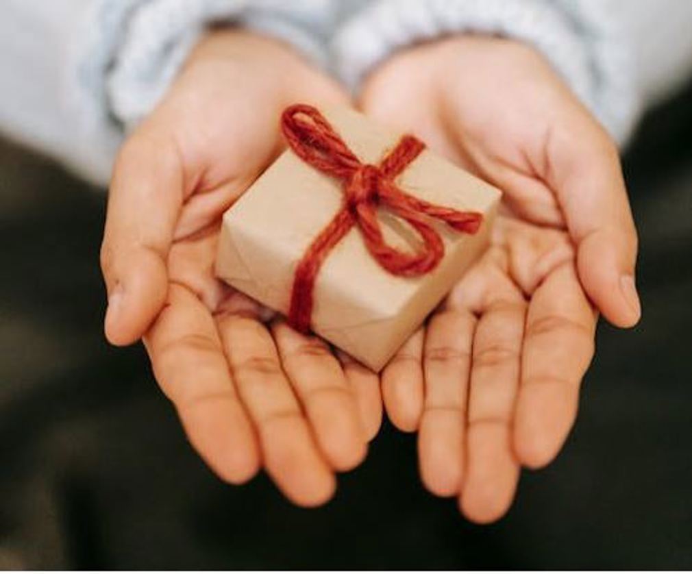 De psychologie van het geven: waarom een klein gebaar grote opdrachten oplevert