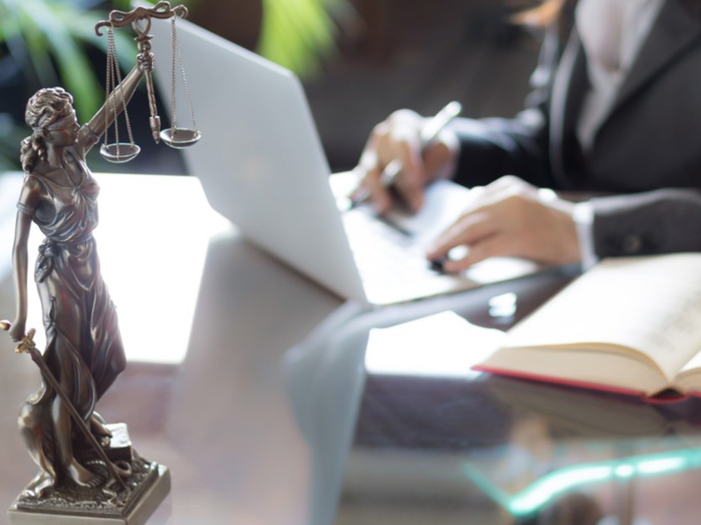 Heb ik zakelijke rechtsbijstand nodig naast mijn aansprakelijkheidsverzekering?