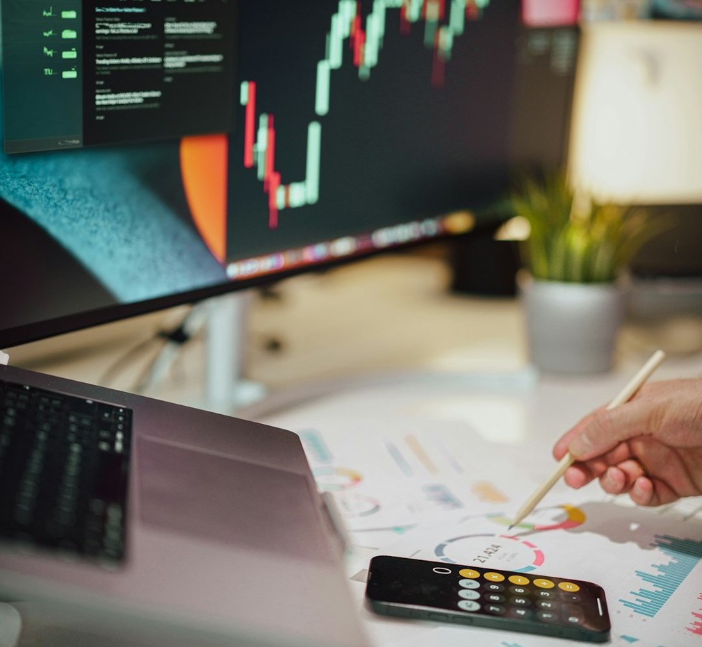 Opdrachten vinden als finance professional: drie routes op een rij