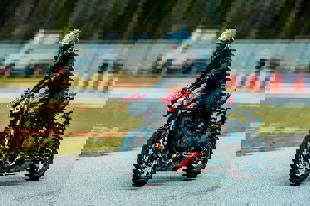 Motor op de zaak als zzp’er: zo pak je het slim aan